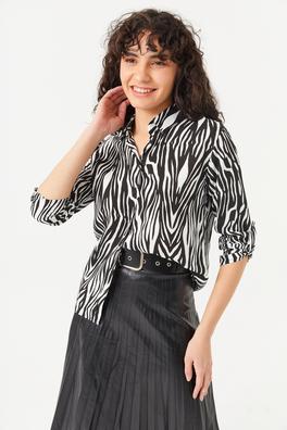 Ecrou Kadın Siyah Kolu Katlamalı Zebra Desenli Regular Fit Gömlek